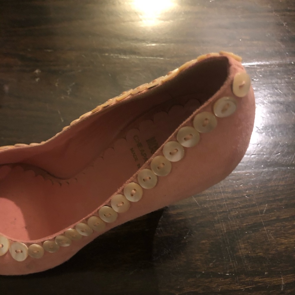 Unique suede pumps - Picture 2 of 6